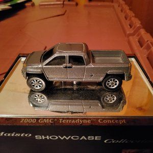Maisto (Tonka) Showcase Collection 2000 GMC Terradyne Concept
